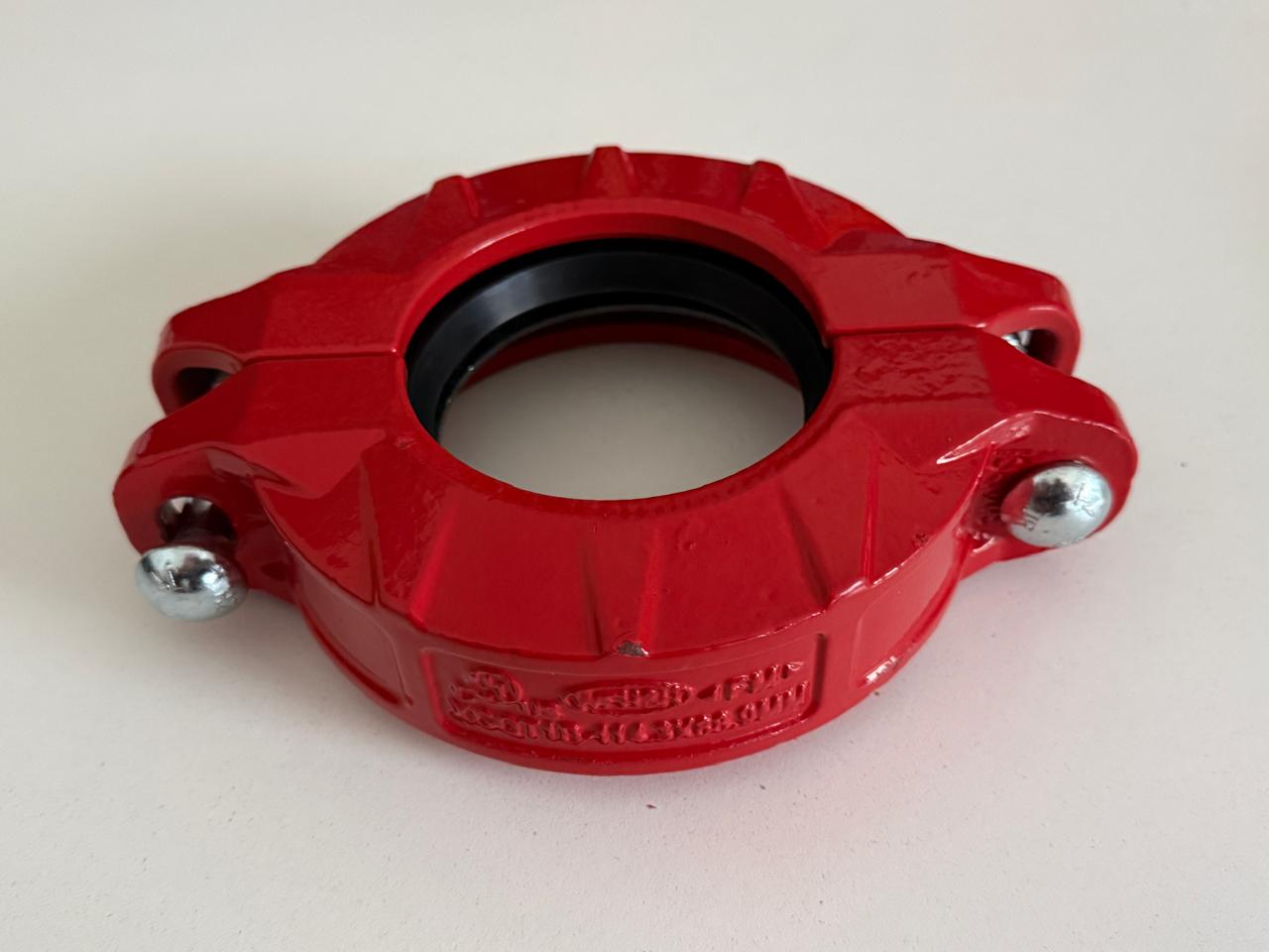 Acople de Reducción Flexible Ranurado 4" x 3" - Presión de Trabajo 300 PSI